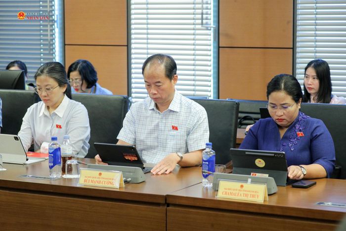 Các ĐBQH tỉnh Khánh Hòa dự phiên họp