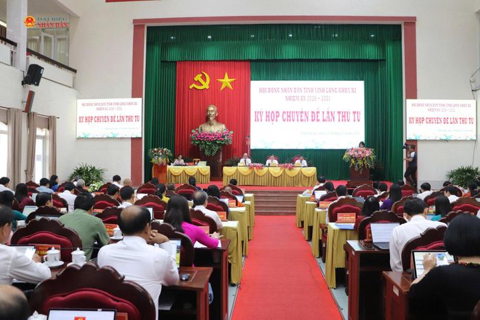 Quang cảnh kỳ họp