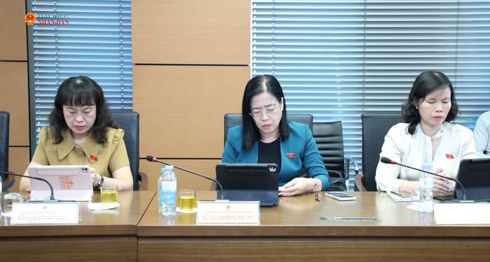 Các ĐBQH tỉnh Đồng Tháp tham dự phiên thảo luận tổ