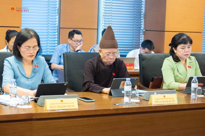 Các đại biểu tham dự phiên thảo luận tại tổ. Ảnh: Đức Minh