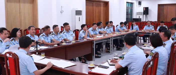 Chi cục Quản lý thị trường Hà Nội đánh giá kết quả công tác tháng 10/2026. Ảnh QLTT