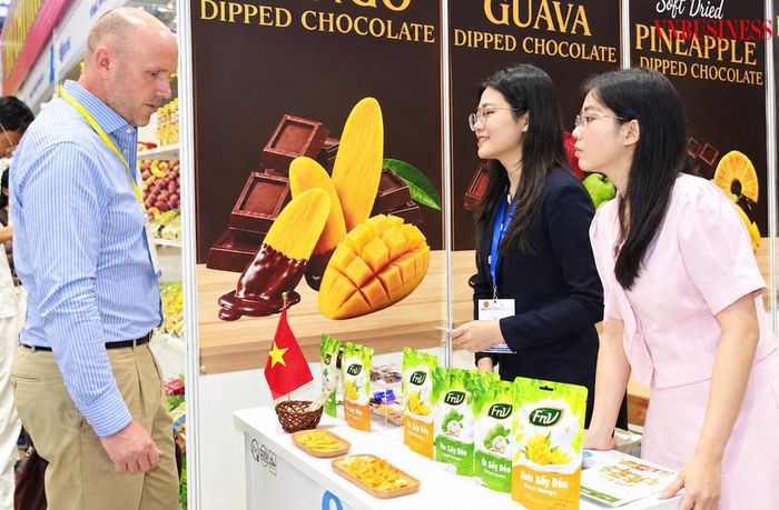 Hàng Việt cần nâng cao năng lực chế biến, xây dựng thương hiệu và làm chủ khâu phân phối để gia tăng giá trị xuất khẩu.
