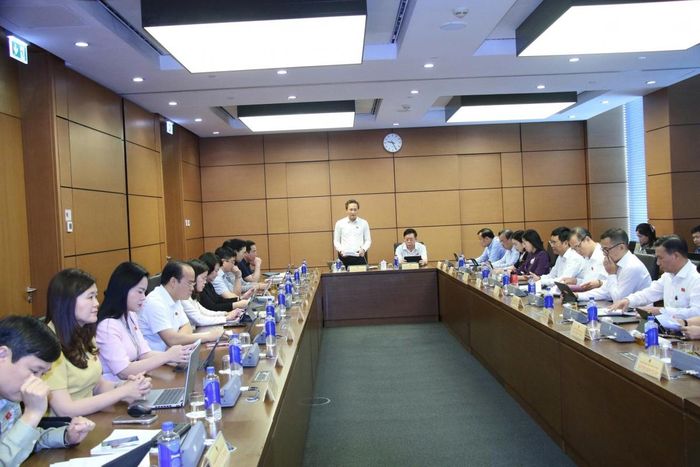 Quảng cảnh phiên họp tổ