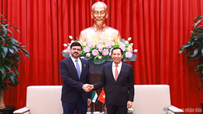 Thứ trưởng Lê Văn Tuyến và ngài Mohamed Rashid Bin Taliah.