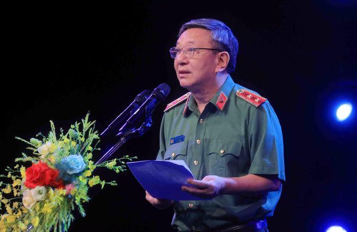 Trung tướng Đỗ Triệu Phong phát biểu khai mạc Hội thảo.