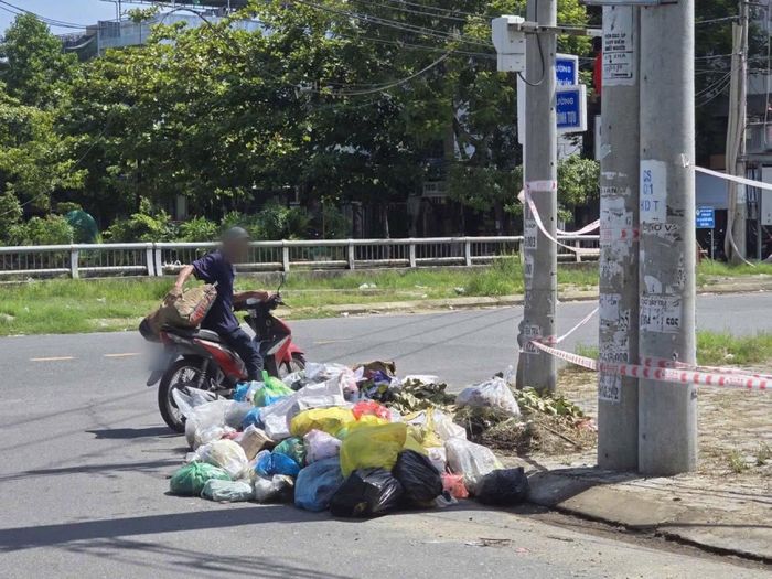 Công khai thời gian, lộ trình thu gom rác để người dân theo dõi, giám sát là một trong những giải pháp Đà Nẵng tập trung triển khai nhằm chấn chỉnh bất cập.