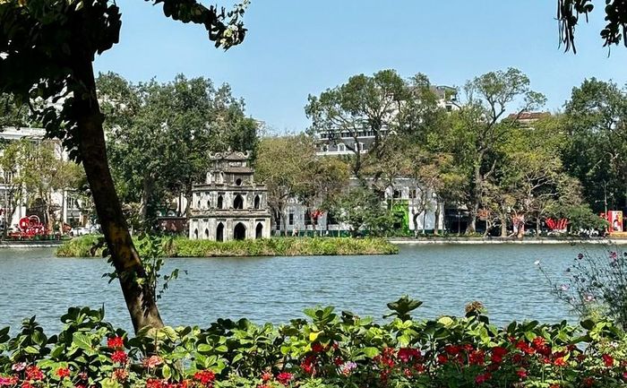 Hà Nội sẽ nghiên cứu khả năng tổ chức giao thông trên cao, mặt đất và ngầm trong nội đô. Ảnh: PV.