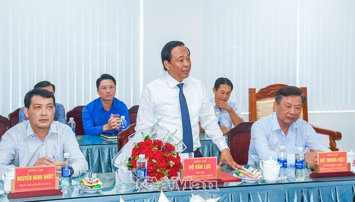 Phát biểu nhận nhiệm vụ, đồng chí Võ Văn Lực, tân Bí thư Đảng uỷ xã Vĩnh Lợi, cảm ơn Ban Thường vụ Tỉnh uỷ đã tin tưởng giao nhiệm vụ; đồng thời mong muốn nhận được sự đồng hành, hỗ trợ của tập thể Ban Thường vụ, Ban Chấp hành Đảng bộ xã trong quá trình công tác.