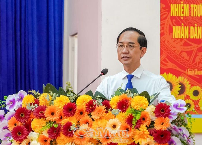  Đồng chí Hồ Thanh Thuỷ, Phó Bí thư Tỉnh uỷ, Chủ tịch Uỷ ban MTTQ Việt Nam tỉnh Cà Mau, phát biểu chỉ đạo tại hội nghị.