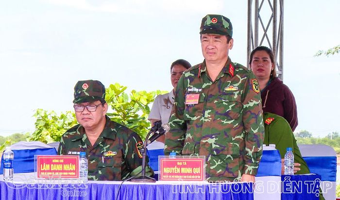 Dự và chỉ đạo diễn tập tại phường Hiệp Thành có Đại tá Nguyễn Minh Quí, Phó Chỉ huy trưởng kiêm Tham mưu trưởng Bộ Chỉ huy Quân sự tỉnh Cà Mau.