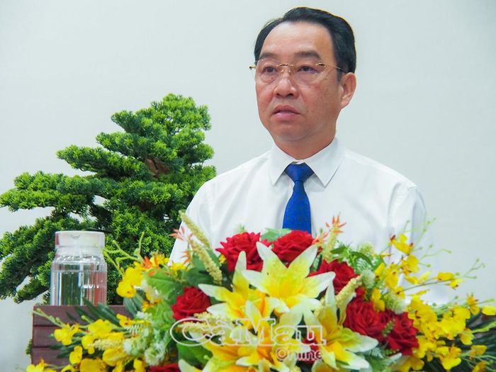 Đồng chí Lữ Quang Ngời, Phó Bí thư Tỉnh uỷ, Chủ tịch UBND tỉnh, phát biểu tại hội nghị.
