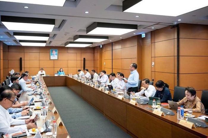 Thảo luận tại Tổ