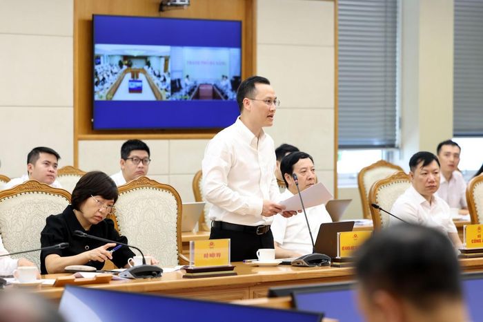 Lãnh đạo các bộ, ngành, địa phương phát biểu tại phiên họp.Ảnh: chinhphu.vn/Đức Tuân