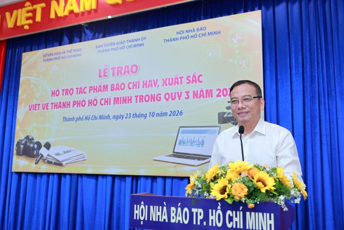 Ông Nguyễn Minh Hải, Trưởng Phòng Tuyên truyền - Báo chí - Xuất bản, Ban Tuyên giáo Thành uỷ TPHCM phát biểu tại lễ trao