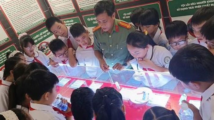Trang bị kiến thức để học sinh tránh xa ma túy