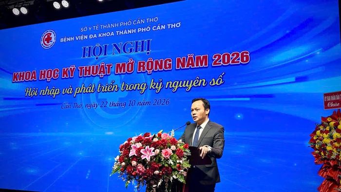 PGS.TS Hoàng Quốc Cường, Giám đốc Sở Y tế TP Cần Thơ, phát biểu tại hội thảo