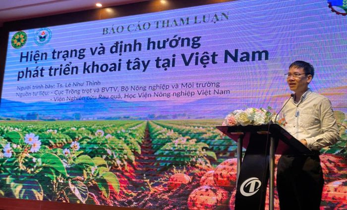 Tiến sĩ Lê Như Thịnh báo cáo tham luận.