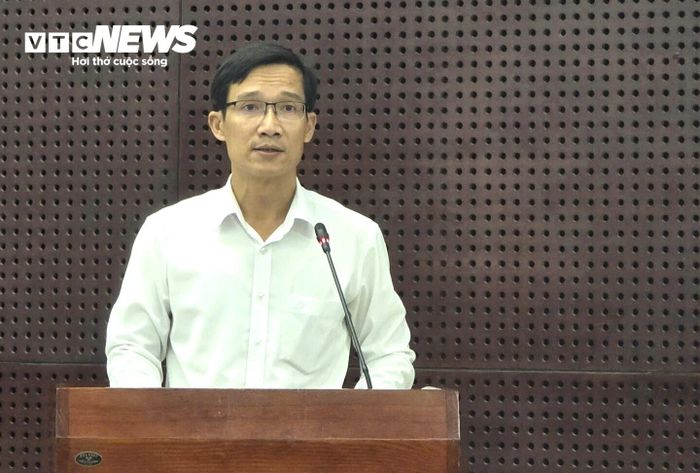 Đại diện Sở Văn hóa, Thể thao và Du lịch TP Đà Nẵng thông tin về kế hoạch khai quật tàu cổ tại buổi họp báo.