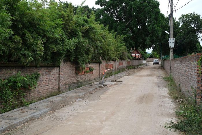 Phong trào hiến đất làm đường đã góp phần đưa diện mạo nông thôn mới tại xã Kim Anh khang trang, hiện đại hơn. Ảnh Sỹ Hào