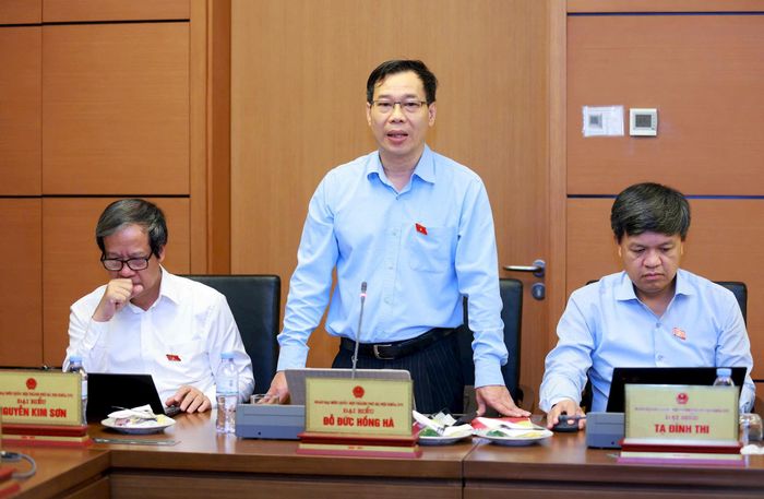 Đại biểu Đỗ Đức Hồng Hà (Đoàn ĐBQH thành phố Hà Nội) phát biểu tại phiên thảo luận tổ về dự thảo Luật Đất đai (sửa đổi).