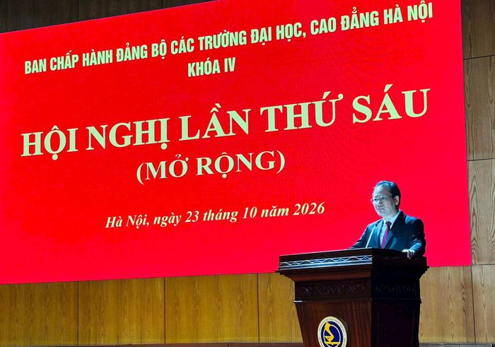 Bí thư Đảng ủy Các trường đại học, cao đẳng Hà Nội Nguyễn Thanh Sơn phát biểu. Ảnh: Bảo Lâm