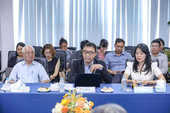 Các chuyên gia, đại biểu trao đổi tại tọa đàm. Ảnh: Thanh Hà
