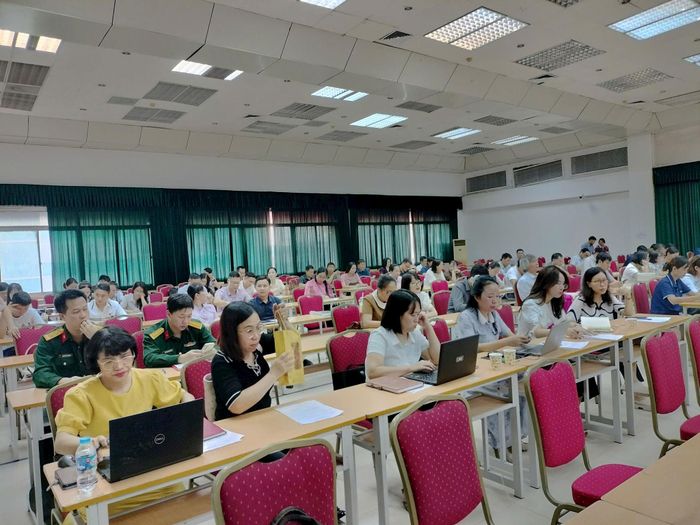 Các học viên tham gia tập huấn. Ảnh: Thu Hằng