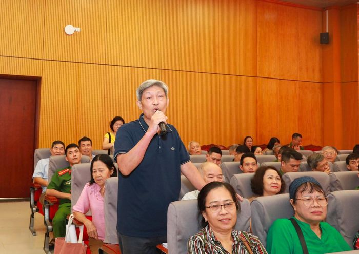 Đại diện các TDP thuộc phường Bạch Mai nêu ý kiến. Ảnh: Linh Chi