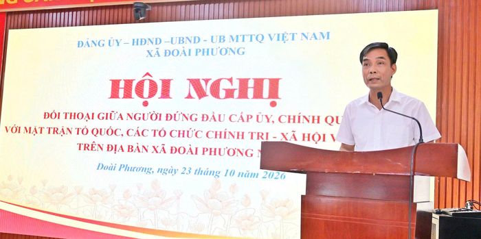 Bí thư Đảng ủy, Chủ tịch HĐND xã Đoài Phương Nguyễn Quang Hán phát biểu tại hội nghị. Ảnh: Thu Phương