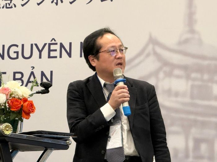 GS Iwatsuki Junichi, Đại học Tokyo chia sẻ kinh nghiệm hợp tác với Đại học Quốc gia Việt Nam trong suốt 15 năm qua. Ảnh: Kiều Thoan Thu