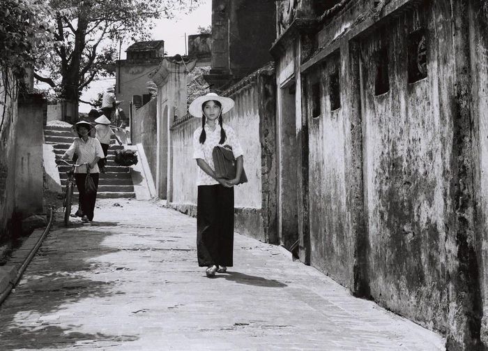 Khung cảnh Hà Nội thời chiến hiện lên trong phim. Ảnh: Đoàn phim
