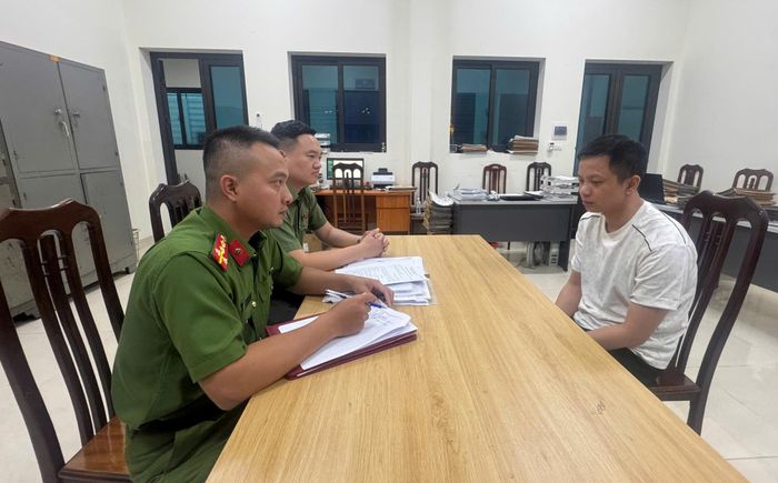 Cơ quan Công an làm việc với Trần Anh Hào. Ảnh: Đ.T