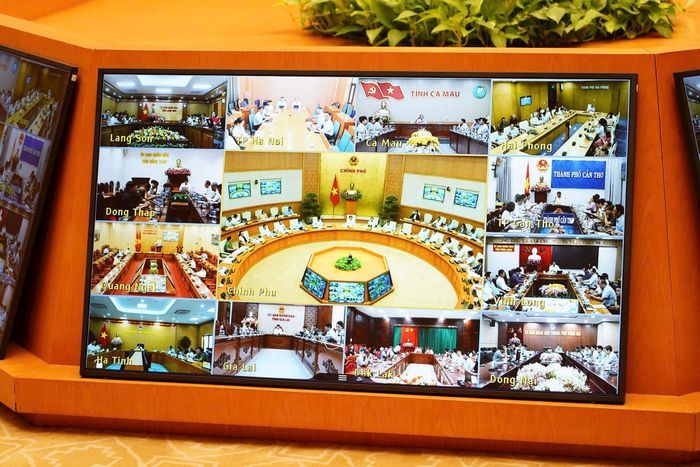 Hội nghị kết nối trực tuyến với các điểm cầu của 34 tỉnh, thành phố.
