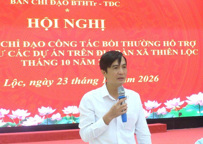 Chủ tịch UBND xã Nguyễn Hữu Dũng phát biểu tại hội nghị. Ảnh: PV