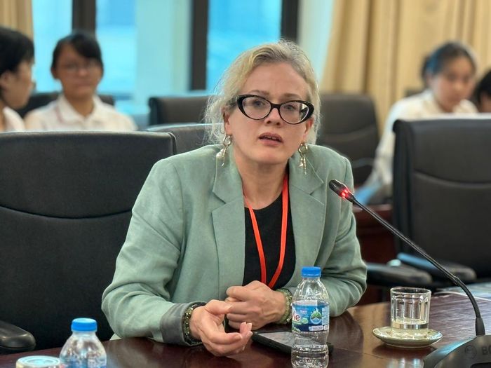 TS Beck Pitt, nhà nghiên cứu cao cấp tại Viện Công nghệ Giáo dục thuộc Trường Đại học Mở, Vương quốc Anh. Ảnh: Kiều Thoan Thu