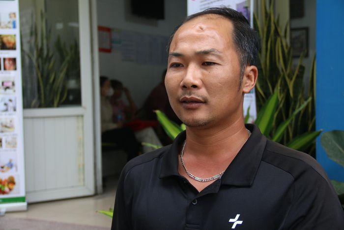 Anh Tuấn cho biết, hơn chục năm nay, việc đi lại đối với người bị di chứng vận động và sọ não như anh rất bất tiện và tốn kém chi phí cho gia đình.