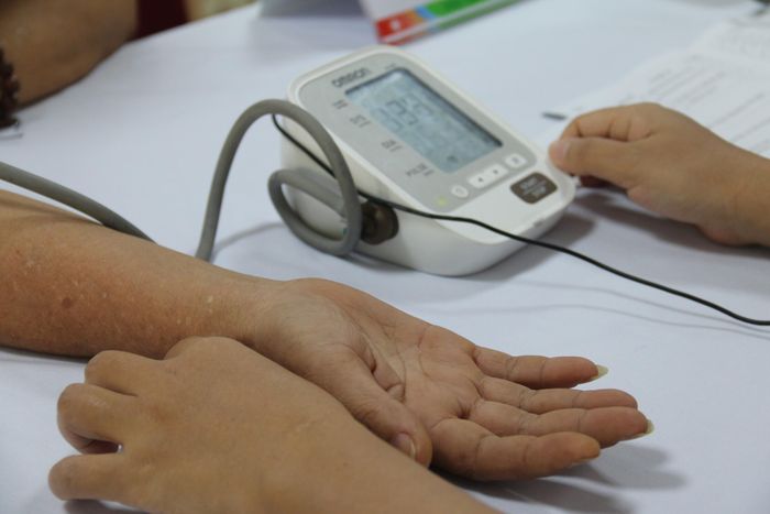 Bà Kiển cho biết, ngay từ khi nhận được thông báo từ xã và Hội Người khuyết tật về chương trình khám sức khỏe miễn phí, bà cùng các hội viên rất phấn khởi. Tại Bệnh viện Đa khoa Bắc Thăng Long, bà Kiểm đã được các y bác sĩ thăm khám rất kỹ lưỡng và tổng quát từ nội khoa, ngoại khoa như đo huyết áp, xét nghiệm máu, mỡ máu, tầm soát tiểu đường, chức năng gan, đến kiểm tra mắt, tai mũi họng và xương khớp...