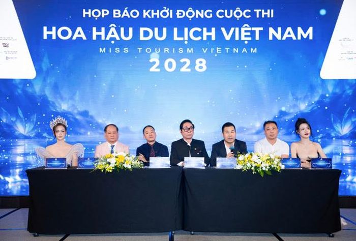 Đại diện BTC Hoa hậu Du lịch Việt Nam 2028 tại buổi họp báo.