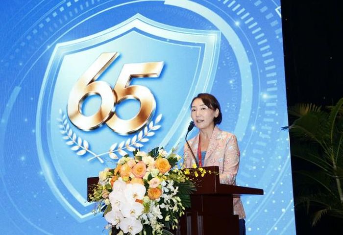 Chuyên gia của các tổ chức quốc tế phát biểu tại hội nghị. Ảnh: Trần Minh