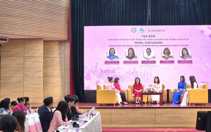 Các khách mời tham gia buổi tọa đàm. Ảnh: Ngọc Nguyễn