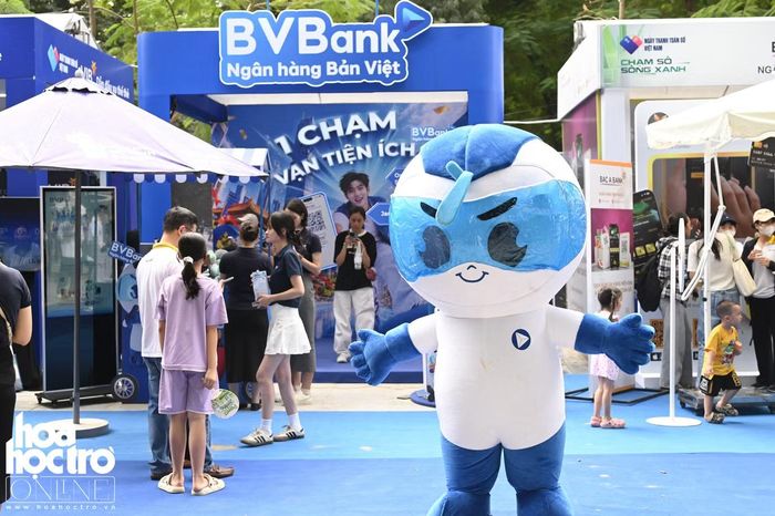 Dòng người tấp nập tại Sóng Festival 2026. - Ảnh: Ngọc Linh