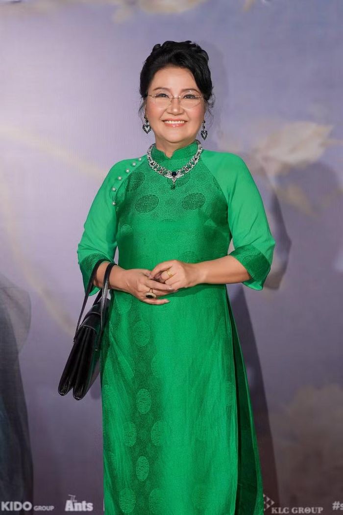 Nghệ sĩ Ngân Quỳnh