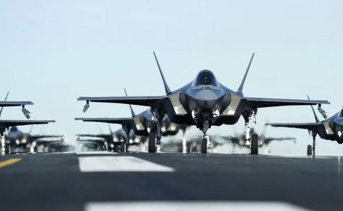 Thứ trưởng phụ trách mua sắm ông Michael Duffey và Chủ tịch kiêm CEO tập đoàn Lockheed Martin ông Jim Taiclet khẳng định thỏa thuận giúp tái định hình nền công nghiệp quốc phòng, bảo đảm chuỗi cung ứng vững chắc.