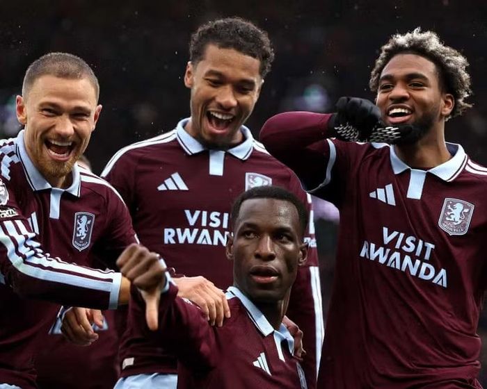 Nicolas Jackson là người hùng của Aston Villa với cú đúp nhấn chìm Man City