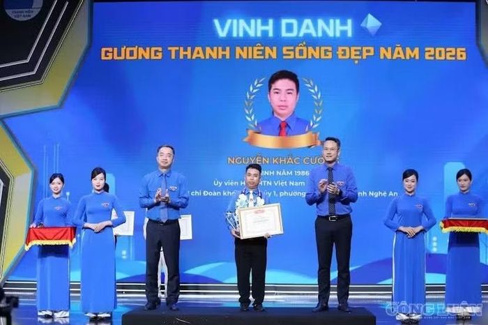 Anh Nguyễn Khắc Cường được tuyên dương "Thanh niên sống đẹp" tiêu biểu năm 2026. Ảnh: Kim Long