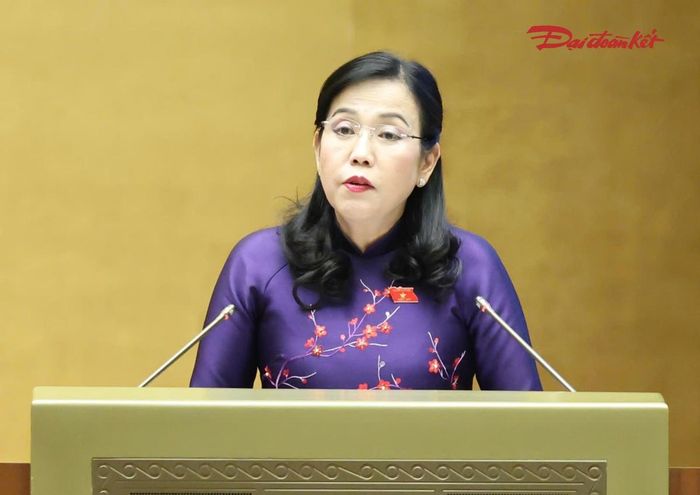 Chủ nhiệm Ủy ban Khoa học, Công nghệ và Môi trường Nguyễn Thanh Hải trình bày Báo cáo thẩm tra. Ảnh: Quang Vinh