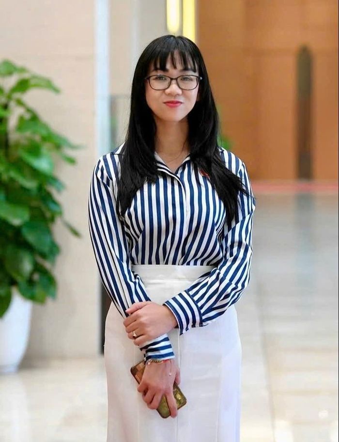  Đại biểu Trịnh Thị Tú Anh cho rằng cần nhìn nhận việc bảo vệ giáo viên như một yêu cầu bảo đảm điều kiện thực hiện nhiệm vụ giáo dục. Ảnh: NVCC.