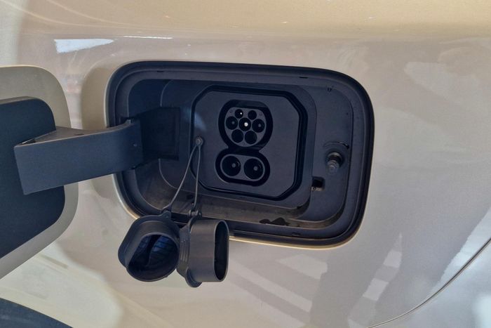  Wuling Darion cùng với loạt xe Wuling vừa ra mắt sử dụng chuẩn sạc CCS2, hỗ trợ sạc nhanh DC. 