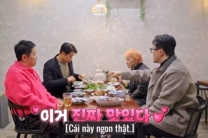  G-Dragon cùng các khách mời dành lời khen cho món phở và gỏi cuốn tôm thịt. Ảnh: Cắt từ video. 