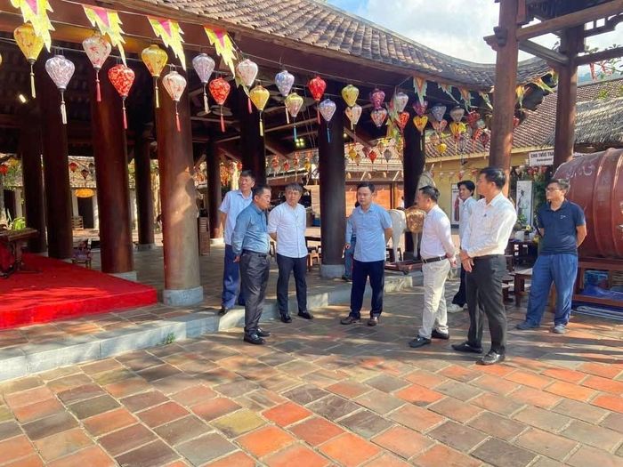 Đoàn công tác kiểm tra thực tế trước khi sự kiện diễn ra